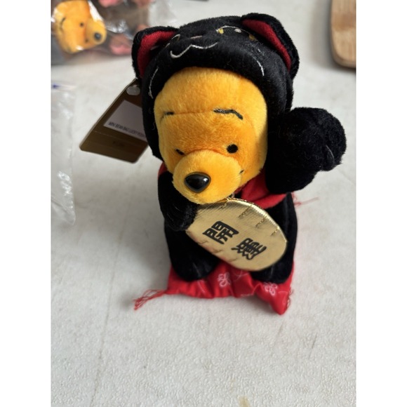 Disney Manekineko Pooh Plush Doll MascotCute Toy Collectible NWT